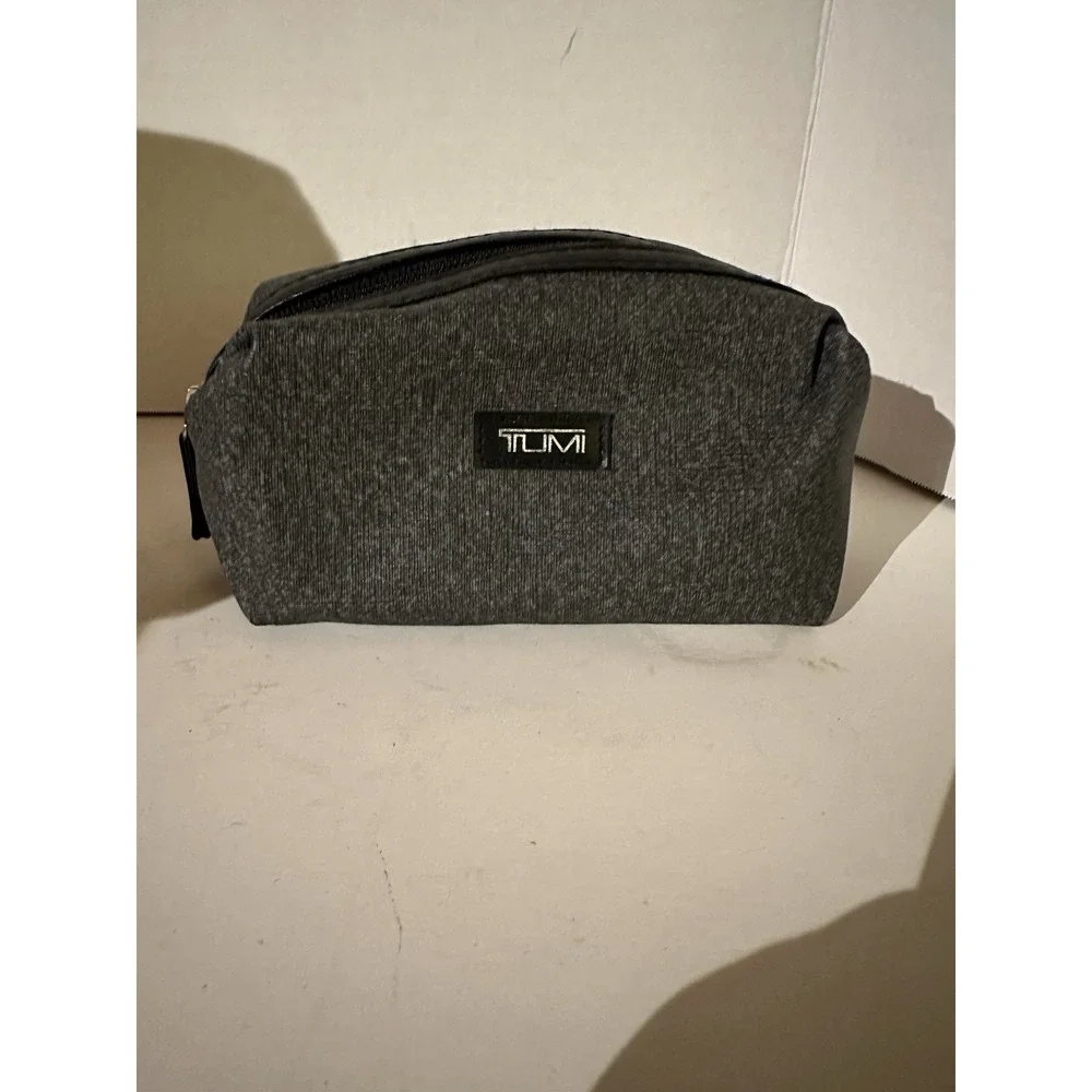 TUMI for DELTA AIRLINES amenity kit Gray Soft bag travel cosmetic case EC